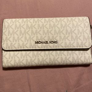 Michael Kors long wallet